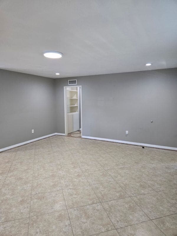 Building Photo - 2504 N Bourbon St