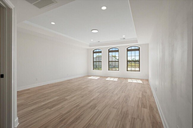 Building Photo - 417 Weston Park