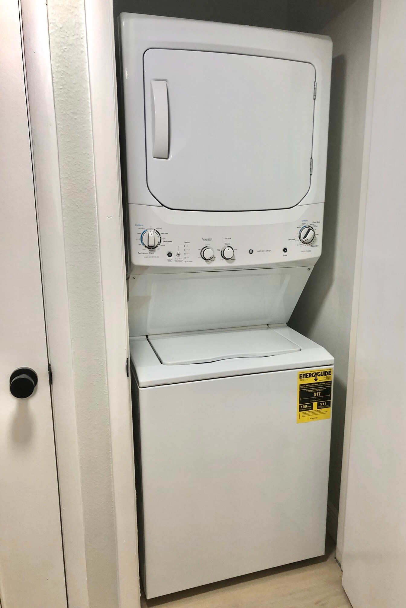 In-Unit Washer-Dryer - 4915 W McElroy Ave