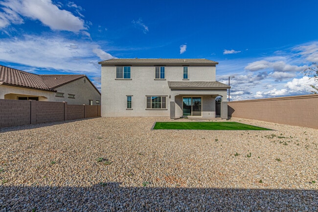 Building Photo - 713 W Longwood Dr