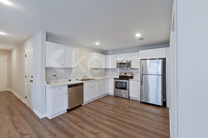 Building Photo - 52 Cottage Grove Dr