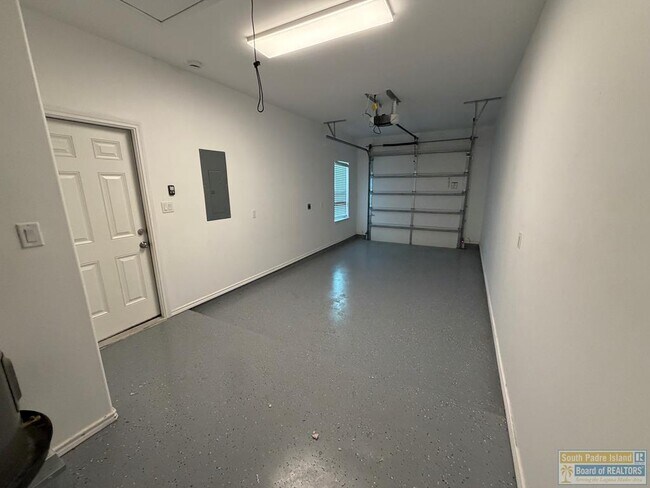 Building Photo - 1009 Julia St
