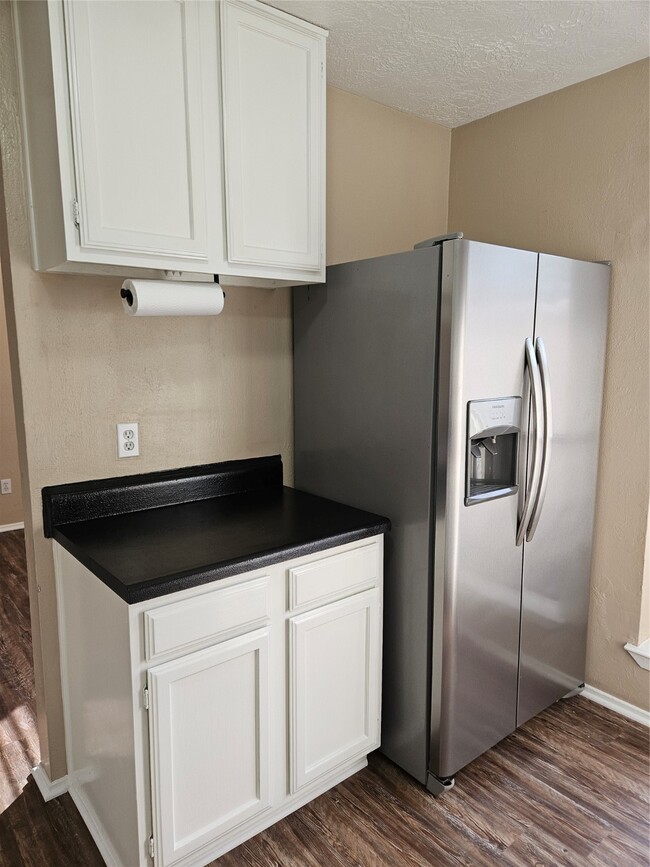 Building Photo - 2704 Orion Dr