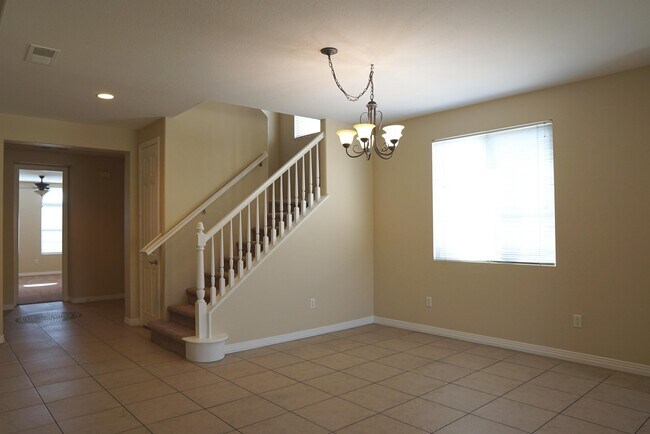 Building Photo - 35579 Domani Dr