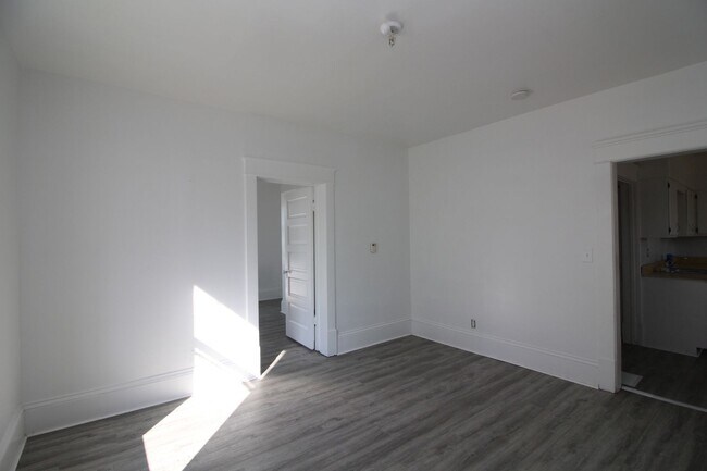 Building Photo - 90-990 Baker St