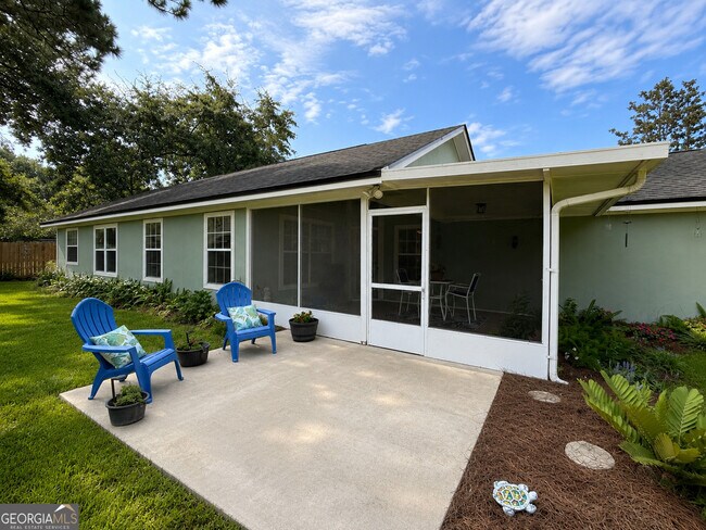 Building Photo - 102 Summer Dr