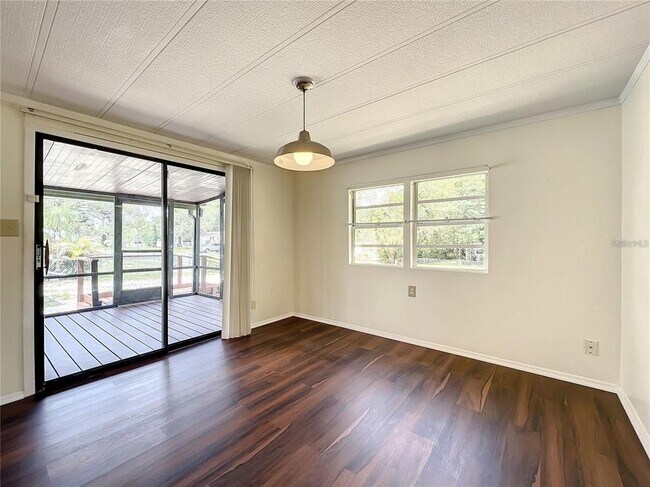 Building Photo - 831 Wolf Trail
