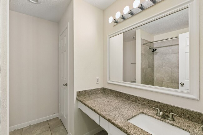 Building Photo - 2747 Sicklepod Dr