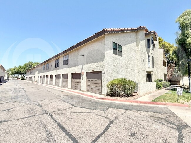 Building Photo - 2333 E Southern Ave