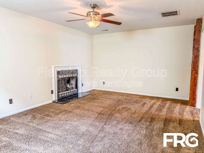 Building Photo - 105 Chesterfield Ct