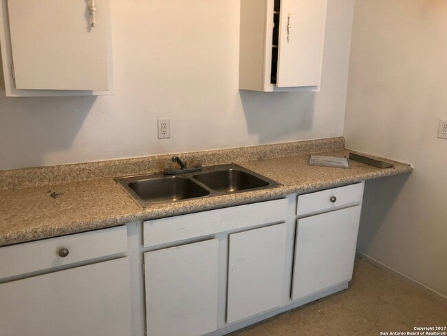 Building Photo - 11127 Belair Dr