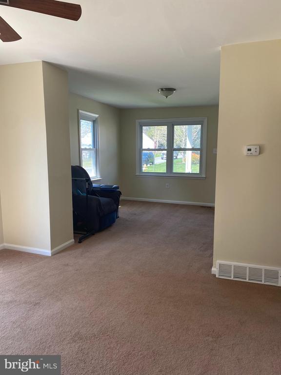 Building Photo - 209 Walnut St