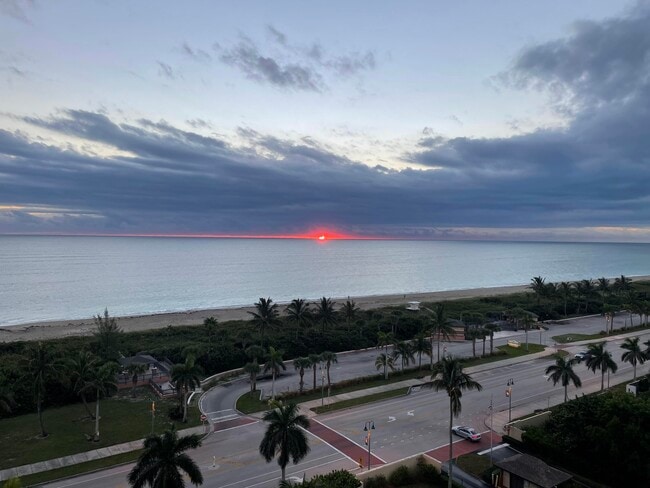 Building Photo - 801 S Ocean Dr