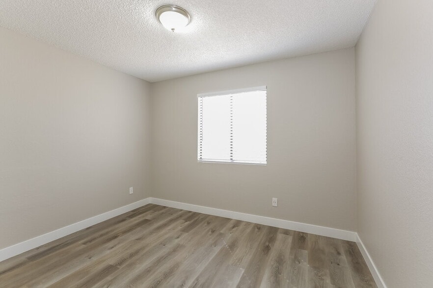 Building Photo - 7761 Success Ct