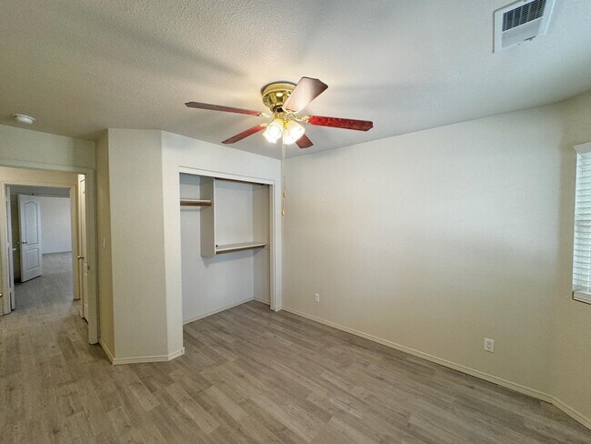 Building Photo - 7152 Elk Creek Rd NE