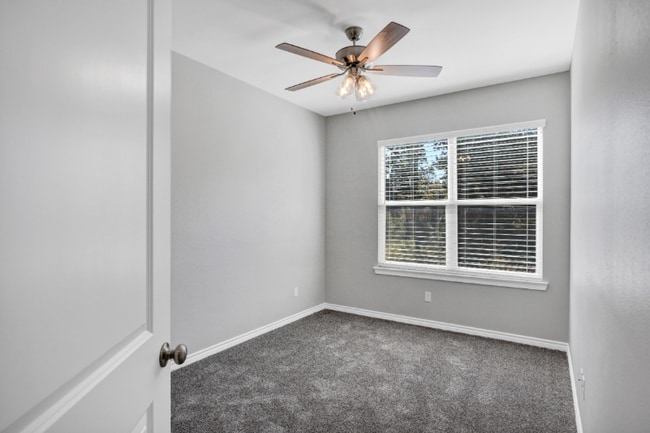 Building Photo - 16117 Pawnee Dr