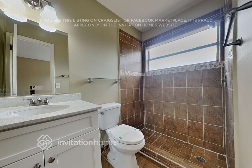 Building Photo - 207 Springview Dr