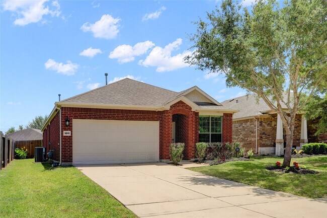 Building Photo - 1011 Larkfield Dr