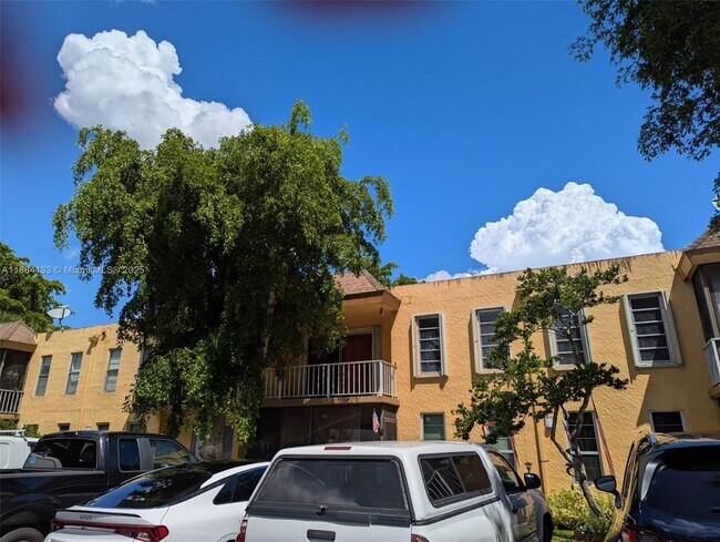 Building Photo - 13700 SW 62nd St