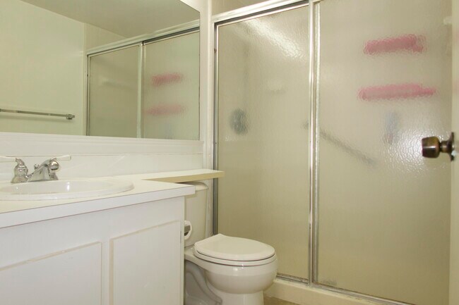Building Photo - 208 Foxtail Dr