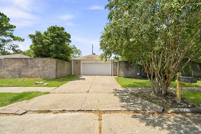 Building Photo - 16250 Indian Mill Dr