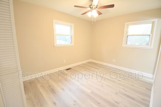 Building Photo - 259 Channing Dr