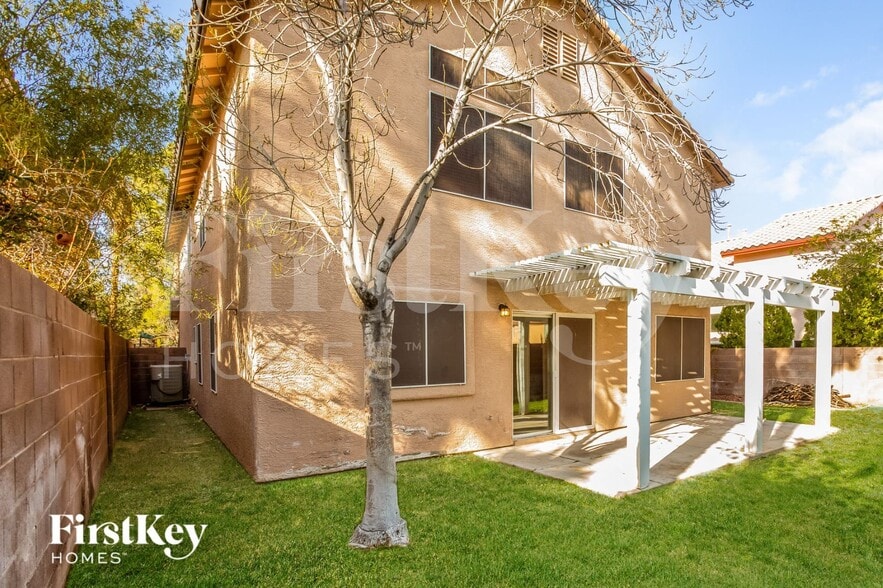 Building Photo - 9947 Pioneer Ave