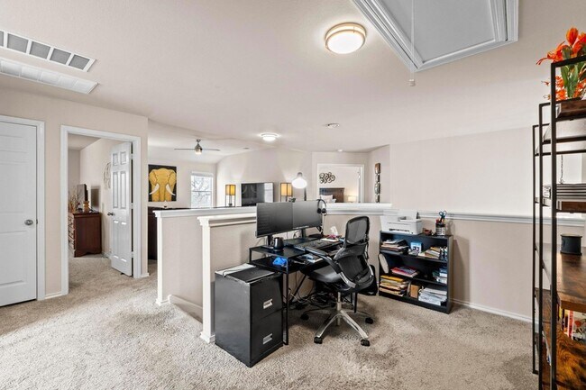 Building Photo - 525 Golden Creek Dr