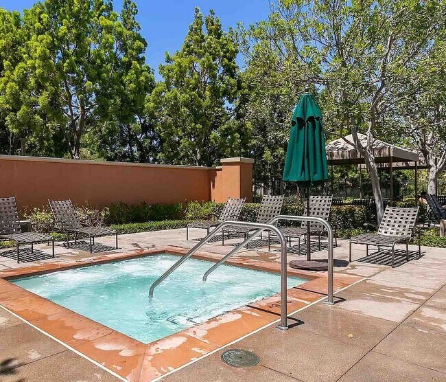 Building Photo - Expansive Portola Springs 4 Bedroom Home
