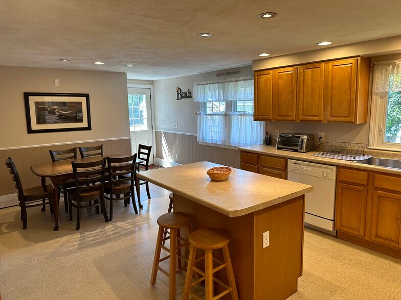 Building Photo - 100 Hull St