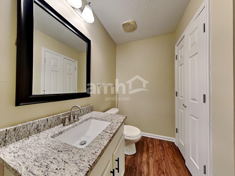 Building Photo - 10319 Fredricksburg Rd