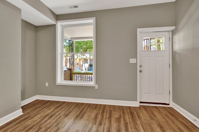 Building Photo - Fully Renovated 3 Bedroom Rowhome- Baltimo...