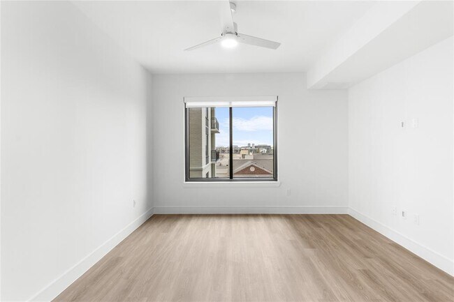 Building Photo - 2311 Westheimer Rd