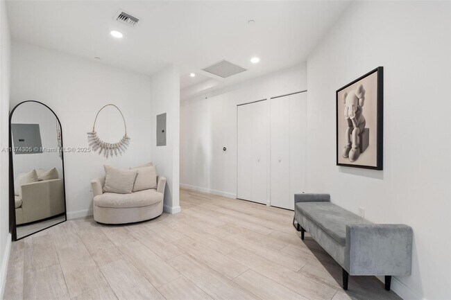 Building Photo - 45 SW 9th St