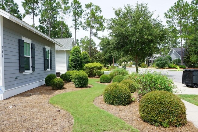 Building Photo - 741 Breakers Street