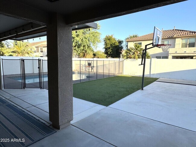Building Photo - 3733 E Orchid Ct