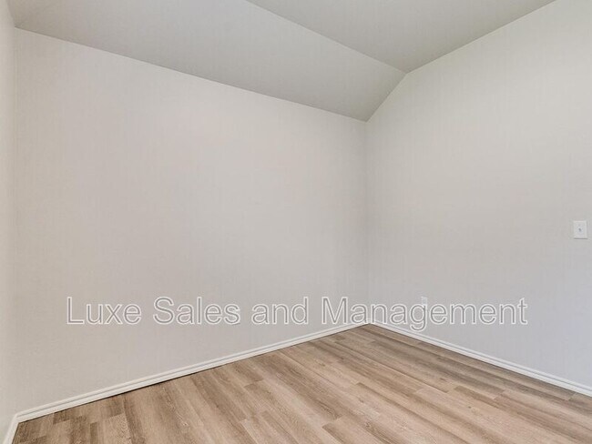 Building Photo - 10541 Lawson Pl Rd