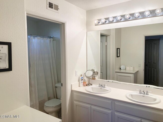 Building Photo - 657 Camino Del Sol