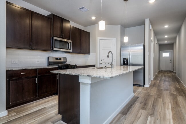 Building Photo - 17853 Stone Ter Ct