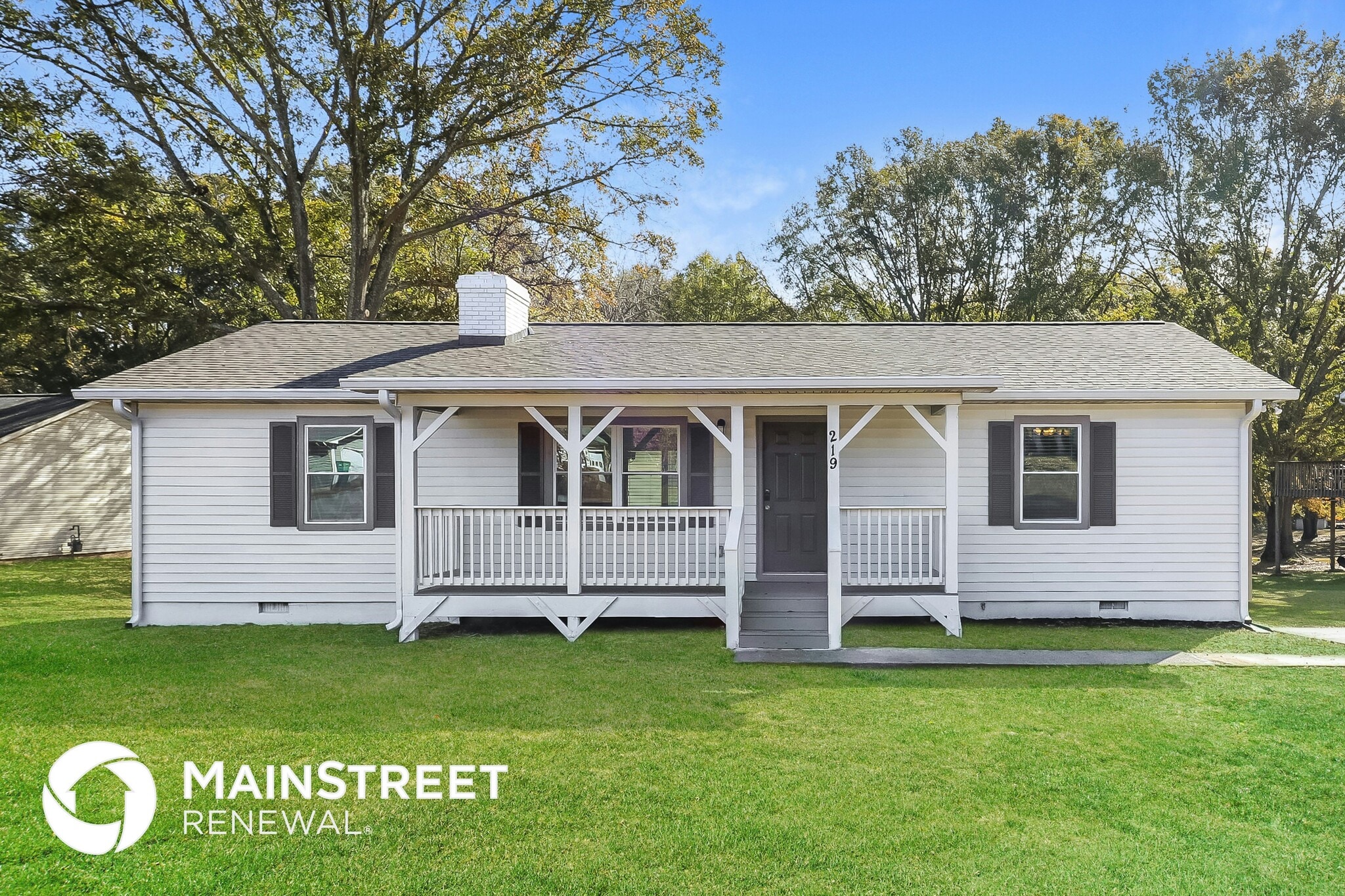 Building Photo - 219 Deerfield Dr