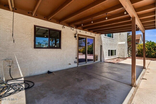 Building Photo - 1041 E Kristal Way
