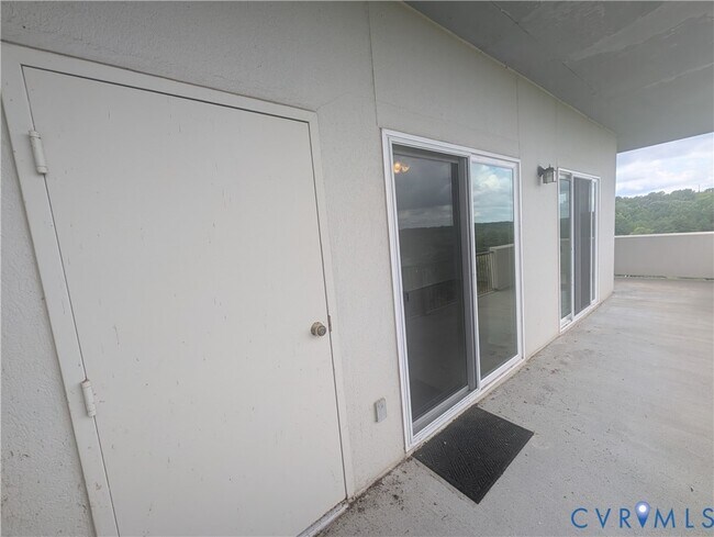 Building Photo - 301 Beacon Ridge Dr