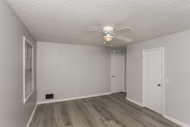 Building Photo - 101 Serpentine Rd