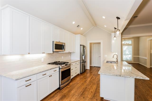 Building Photo - 2120 Steeplewood Dr