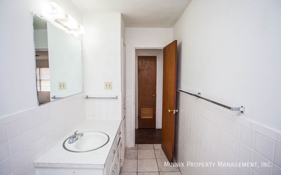 Building Photo - 5432 6th St