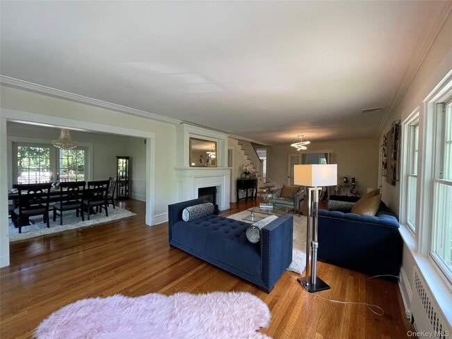 Building Photo - 38 Gedney Park Dr