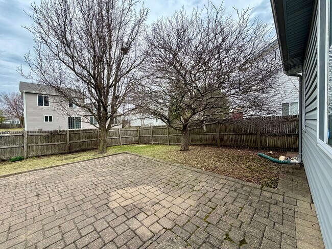 Building Photo - 665 Lakewood Farms Dr