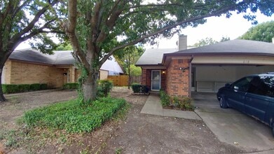 Building Photo - Location ....Location.... Location.....