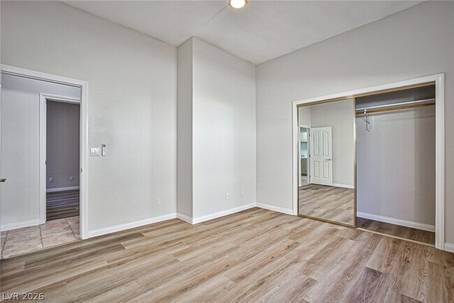 Building Photo - 8052 Marbella Cir