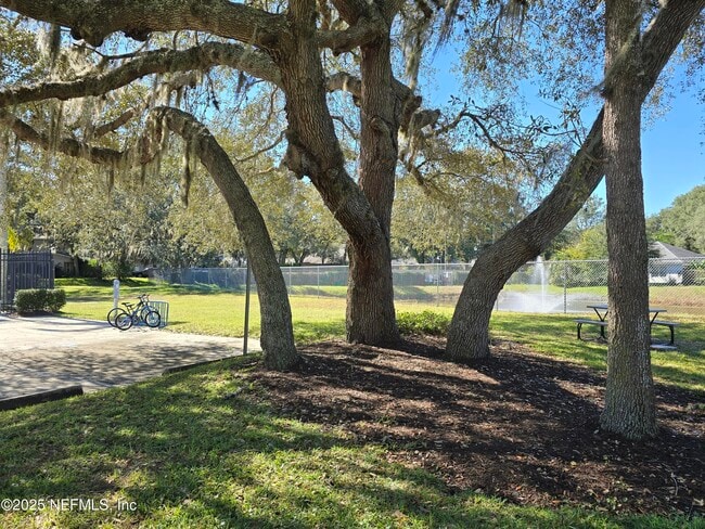 Building Photo - 744 Palm Hammock Cir